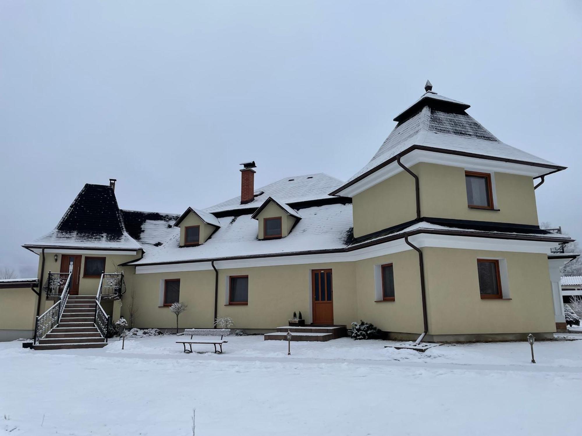 Penzión U dvoch levov Oravsky Podzamok Exterior foto